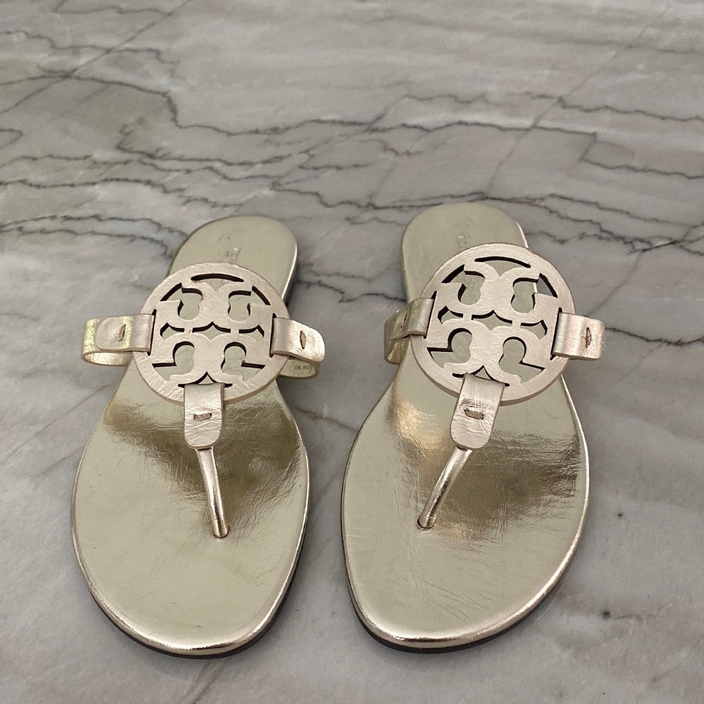 NEW Tory Burch sandal Gold size 8